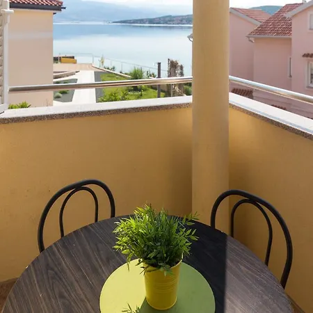 Josip Apartment *